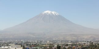 Población de Arequipa en riesgo por actividad del volcán Misti