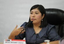 Betssy Chávez reanuda huelga de hambre y escribe carta testamentaria La exministra Betssy Chávez, retomó su huelga de hambre y difundió una carta donde denuncia al INPE, responsabiliza al gobierno de Boluarte.