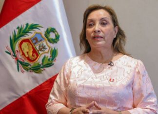 Gobierno viaja a Santa Rosa tras acusaciones de Gustavo Petro Dina Boluarte viaja a Santa Rosa para anunciar más obras.