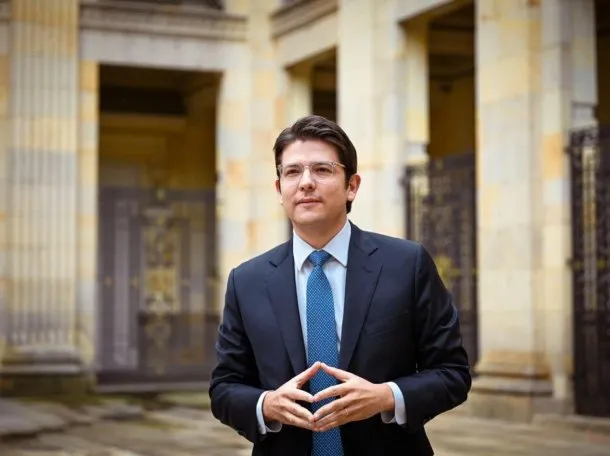 Político Miguel Uribe Turbay fallece a los 39 años.